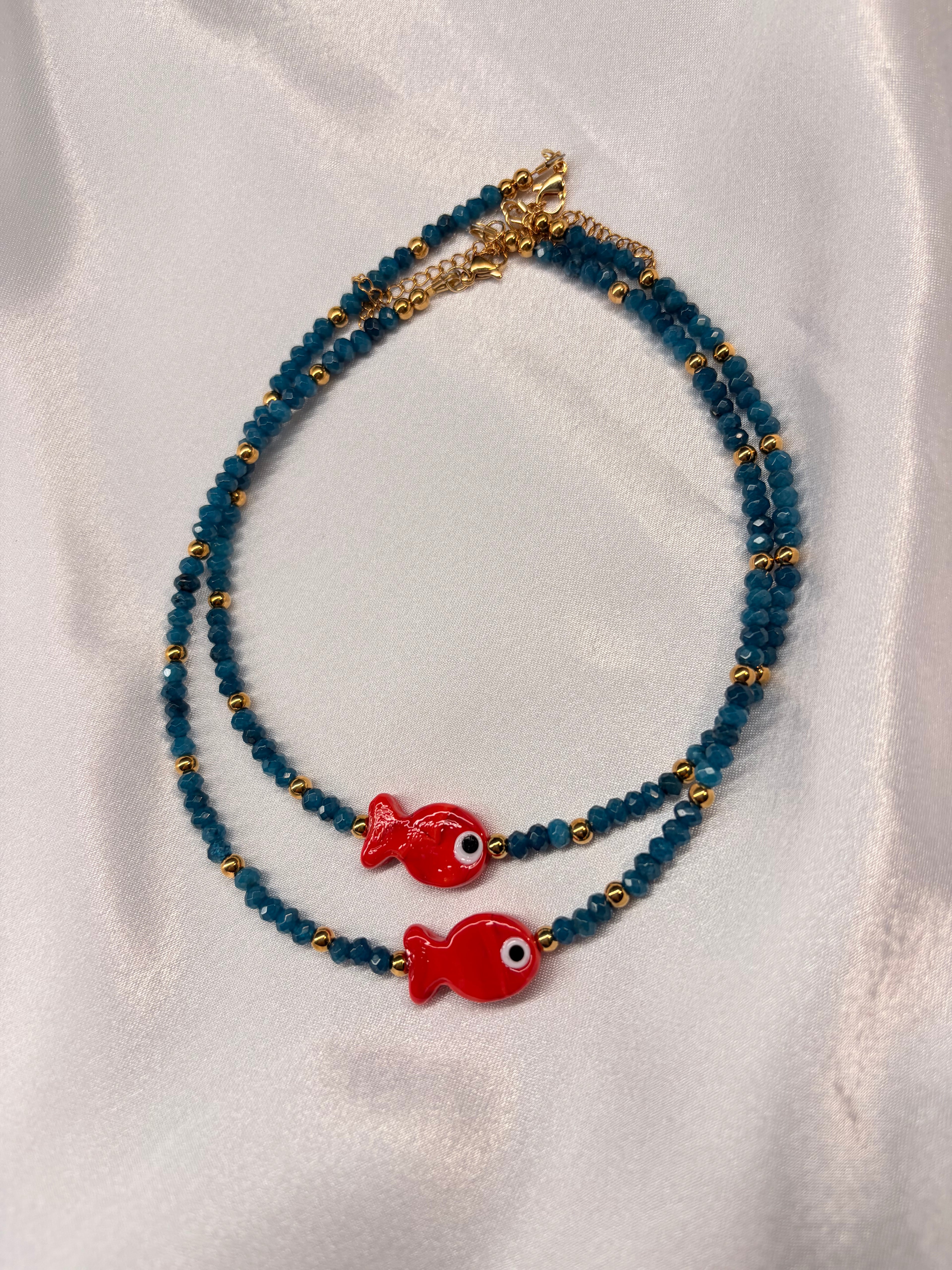 Red fish choker