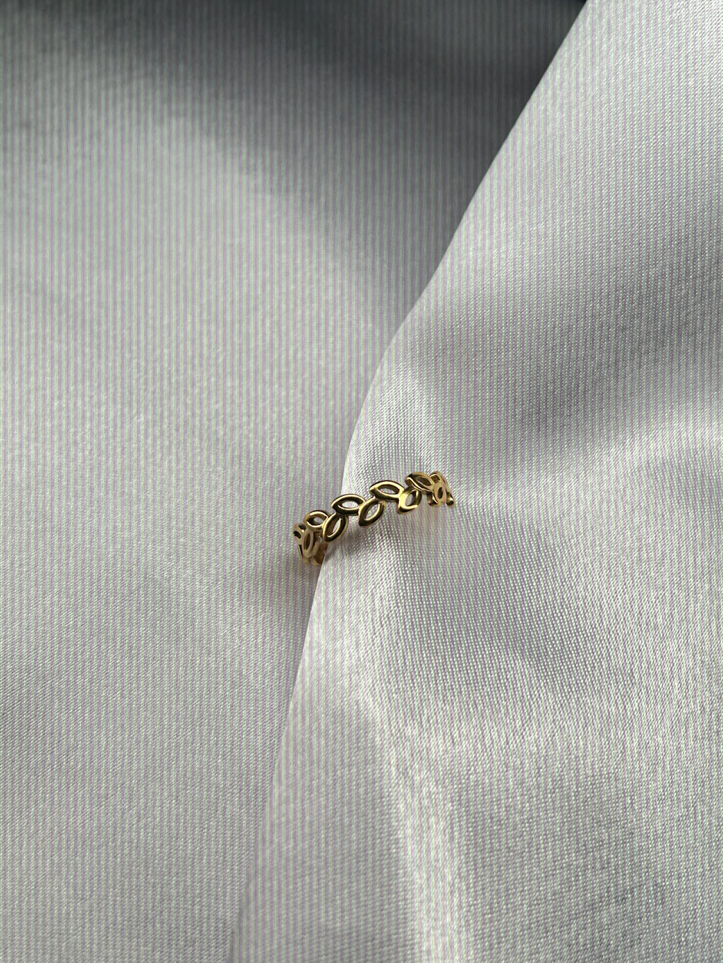 Aura Leaf ring
